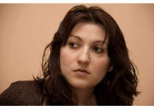 Odrasla je pored oca alkoholičara, majku molila da ga ostavi: Bježala sa drugaricama kad ga zatekla na klupi, a kad je umro, tad joj je sve bilo jasno! (FOTO)