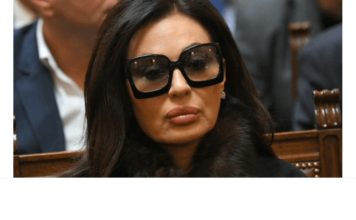 Raspadam se, ali ovo moram da podelim sa vama: Ceca zavijena u crn0 oglasila hitnim saopštenjem! (FOTO)