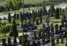 Ovo šta je Hrvat pokojnoj ženi stavio na spomenik ostavit će vas u Š0KU!! Od prizora će vam vilica PASTI do poda!