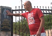 Anis iz Konjica je podigao spomen-kapiju ubijenoj srpskoj djeci (1992. god.), braći Petru i Pavlu, u Konjicu. (FOTO, VIDEO)