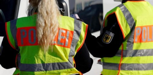 Hrvata UHAPSILI na granici s Njemačkom pa se iznenadili kada su vidjeli što je sakrio u GAĆE