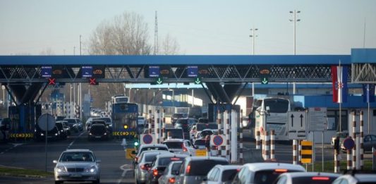 FOTO Državljanina BiH zaustavili na graničnom prijelazu Stara Gradiška. Carinici ostali u čudu i napisali kaznu 4500eu
