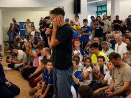 Amar Dedić iznenadio Bosance u džamiji, pogledajte kako uči ezan..