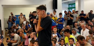 Amar Dedić iznenadio Bosance u džamiji, pogledajte kako uči ezan..