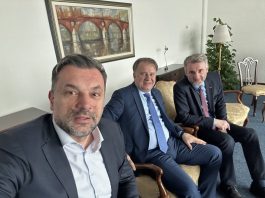 Oni dolaze po našu djecu: Trojka gura ambasadorske nakaradne agende