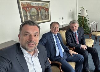 Oni dolaze po našu djecu: Trojka gura ambasadorske nakaradne agende
